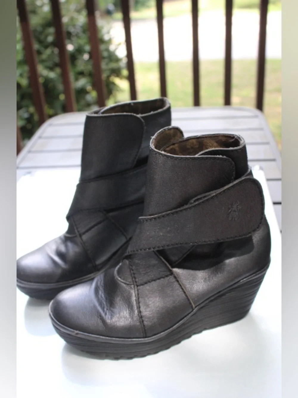 Fly London Rada wedges